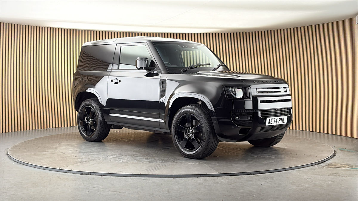 More views of Land Rover Defender 90