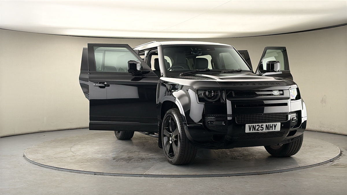 More views of Land Rover Defender 110