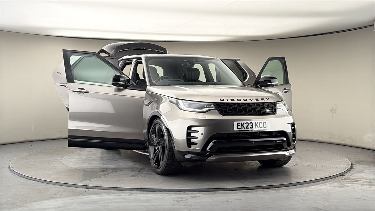 More views of Land Rover Discovery