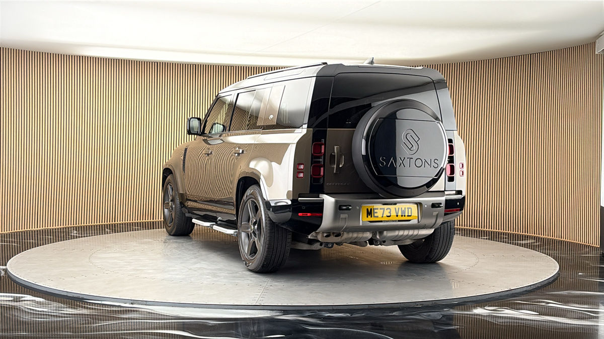 More views of Land Rover Defender 110