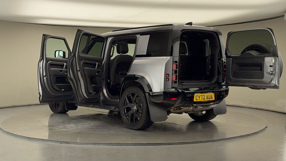 More views of Land Rover Defender 110