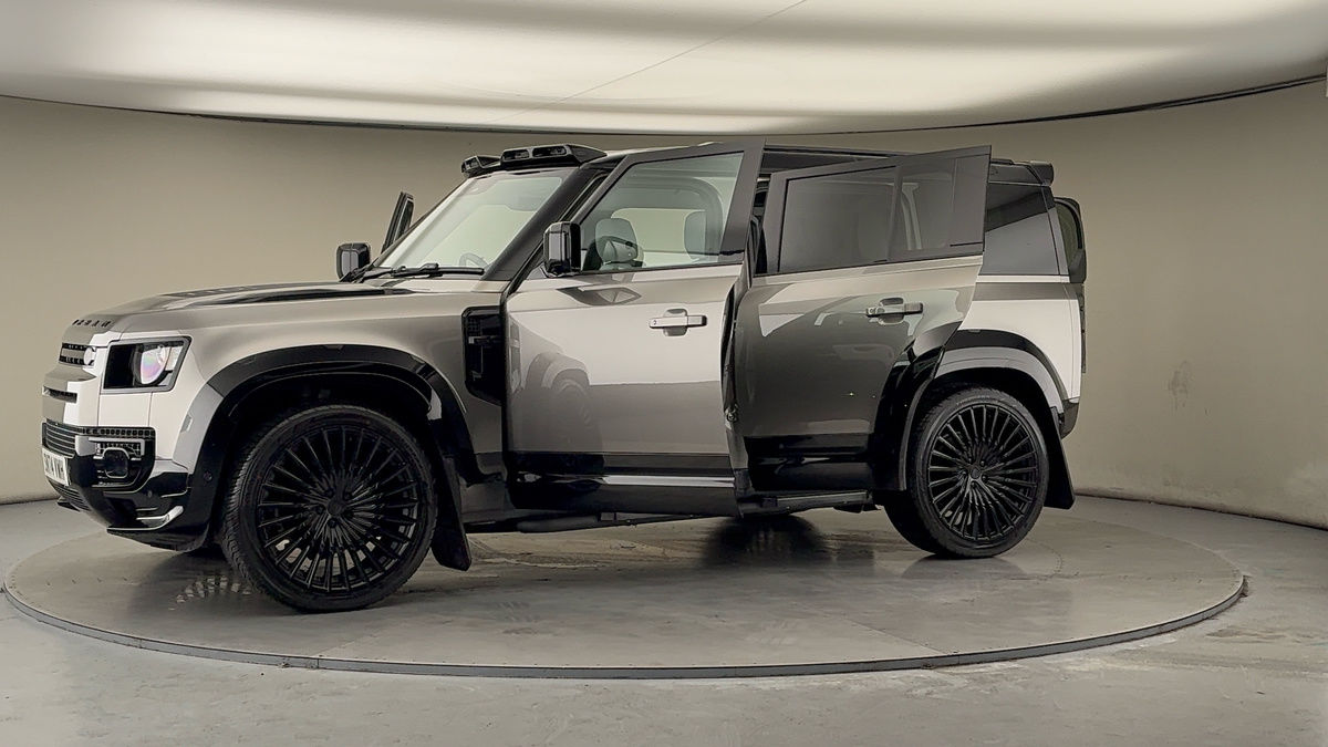 More views of Land Rover Defender 110