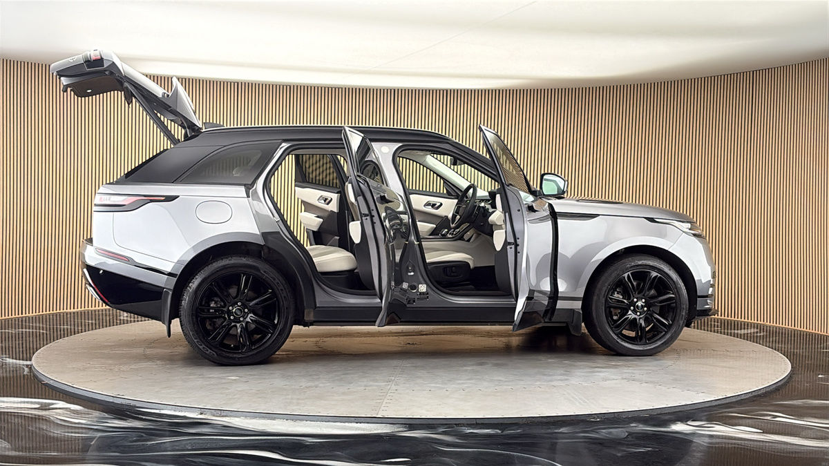 More views of Land Rover Range Rover Velar