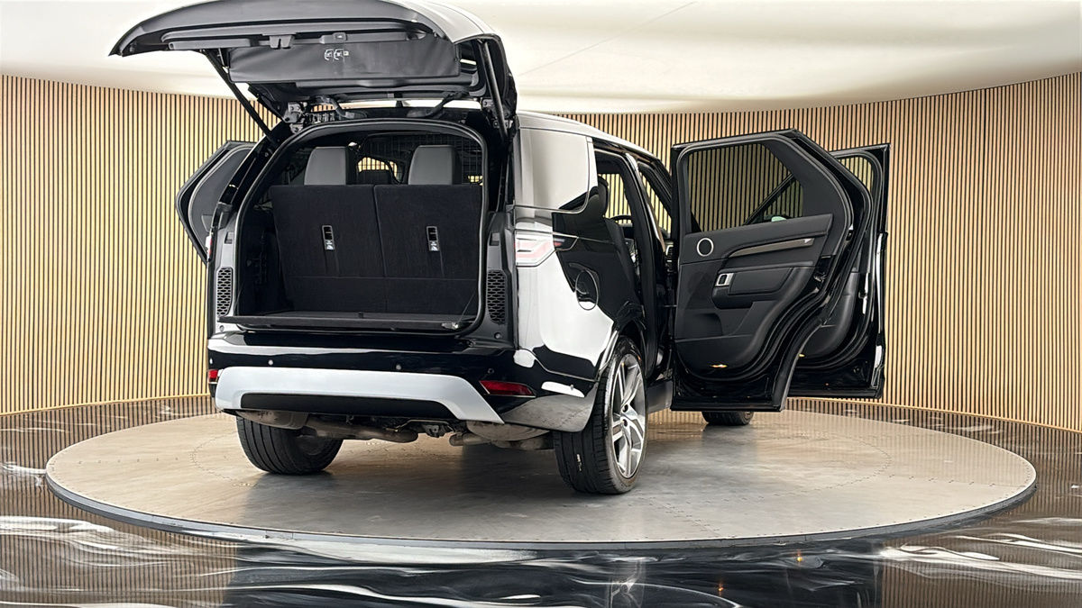More views of Land Rover Discovery