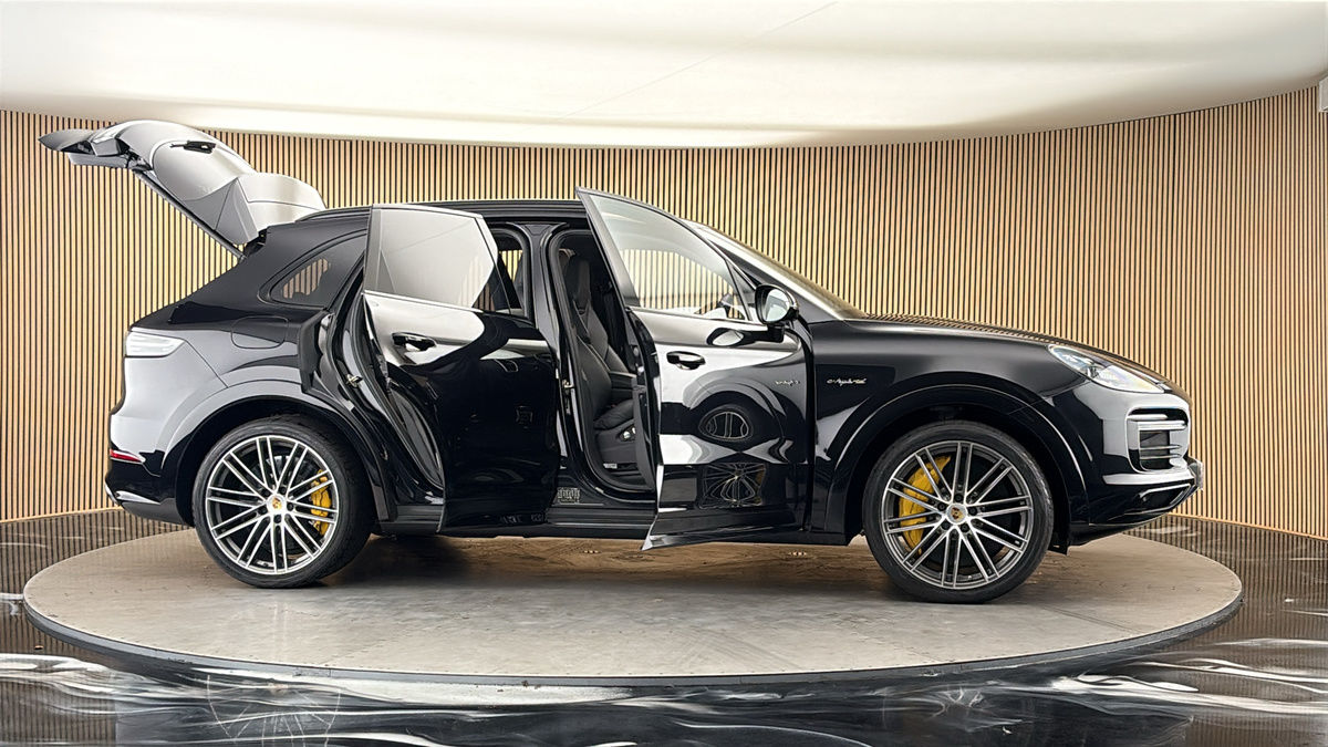 More views of Porsche Cayenne