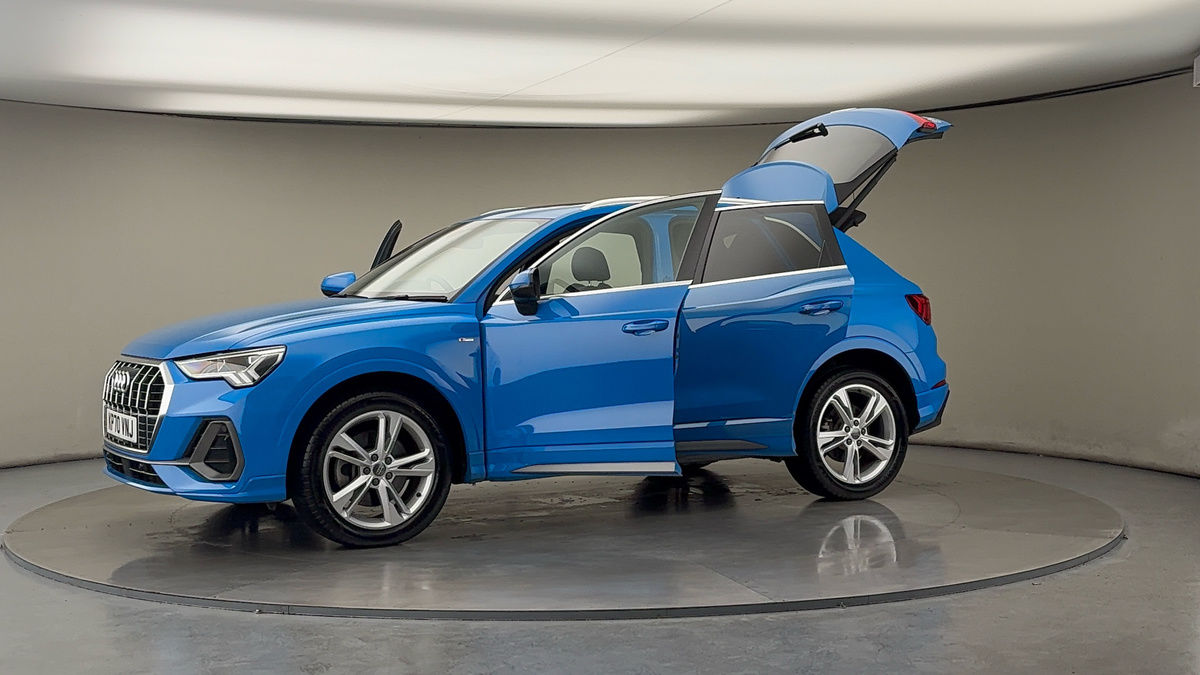 More views of Audi Q3