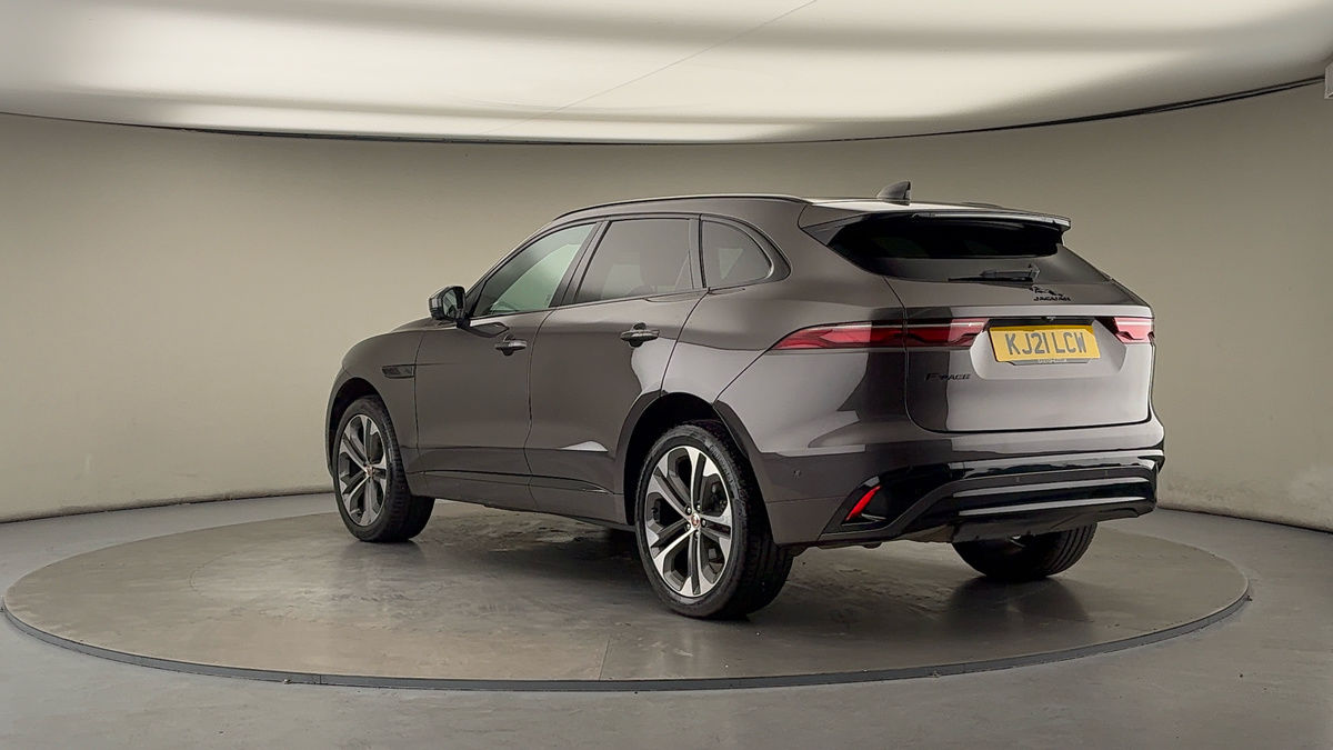 Jaguar F-PACE Image 2