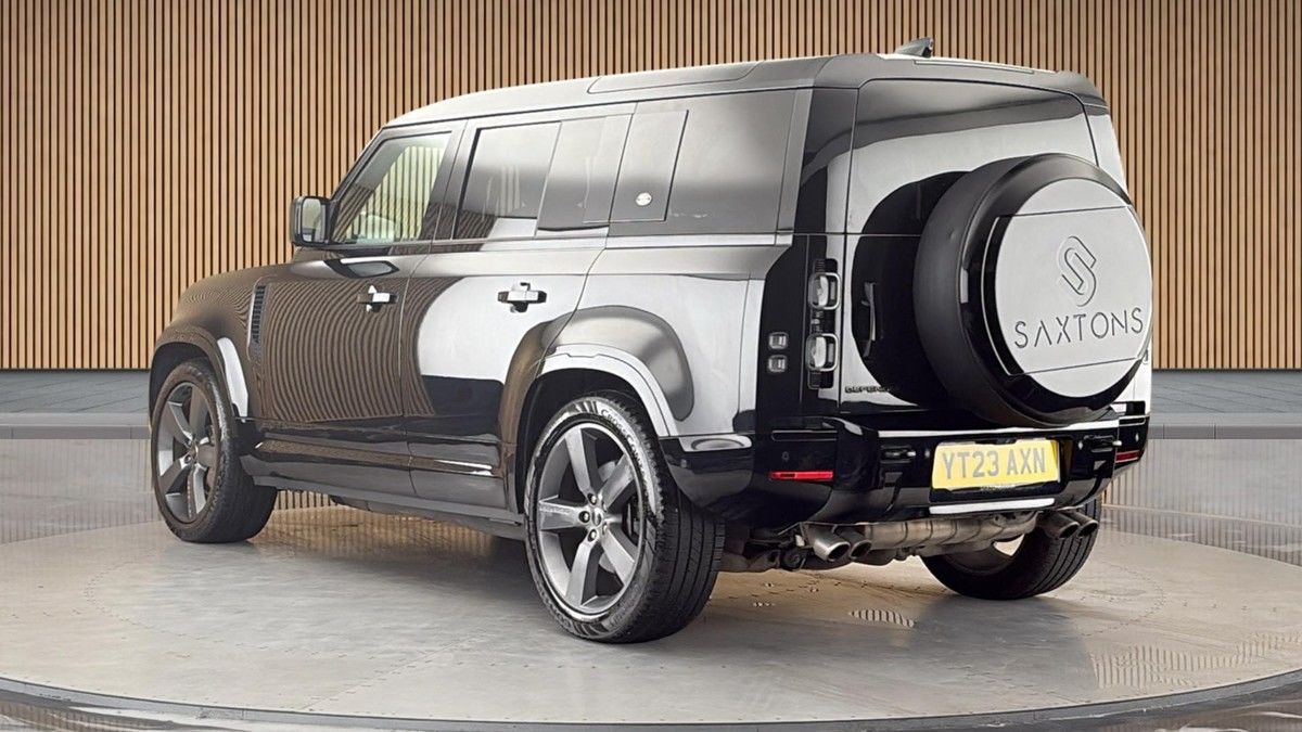Land Rover Defender 110 Image 2