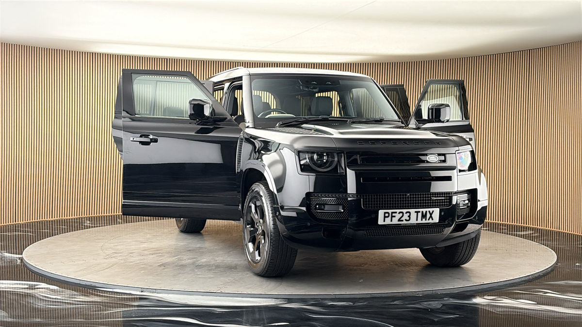 More views of Land Rover Defender 110