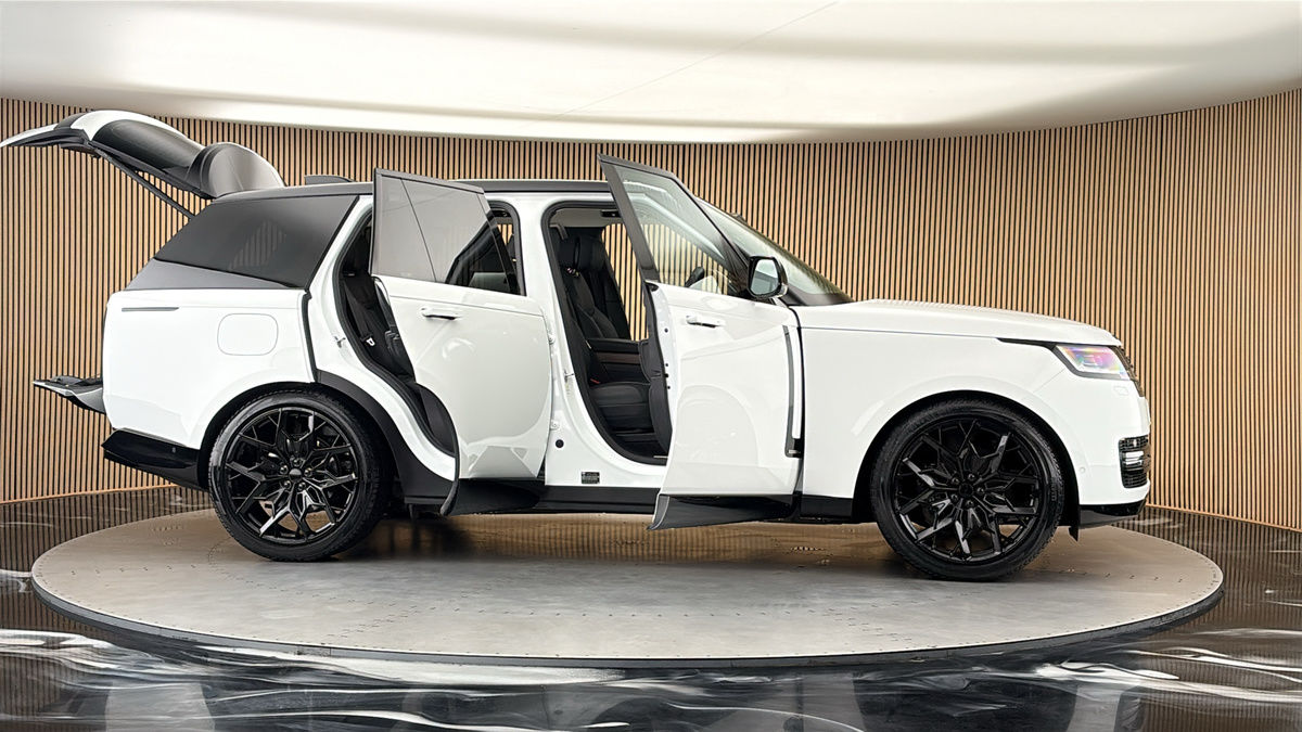 More views of Land Rover Range Rover