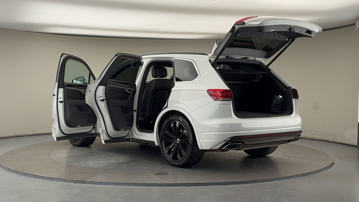 More views of Volkswagen Touareg