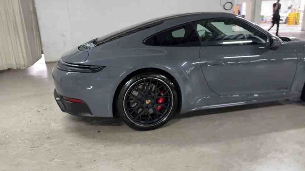 More views of Porsche 911