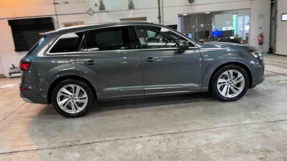 More views of Audi Q7
