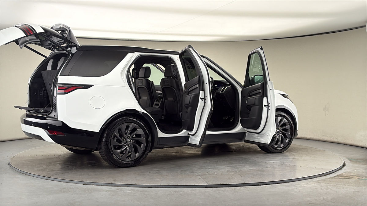 More views of Land Rover Discovery