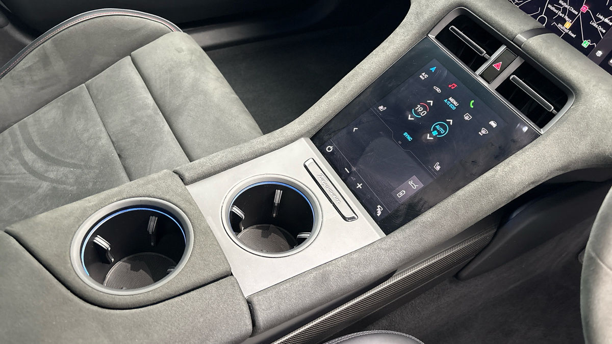 Porsche Taycan Image 18