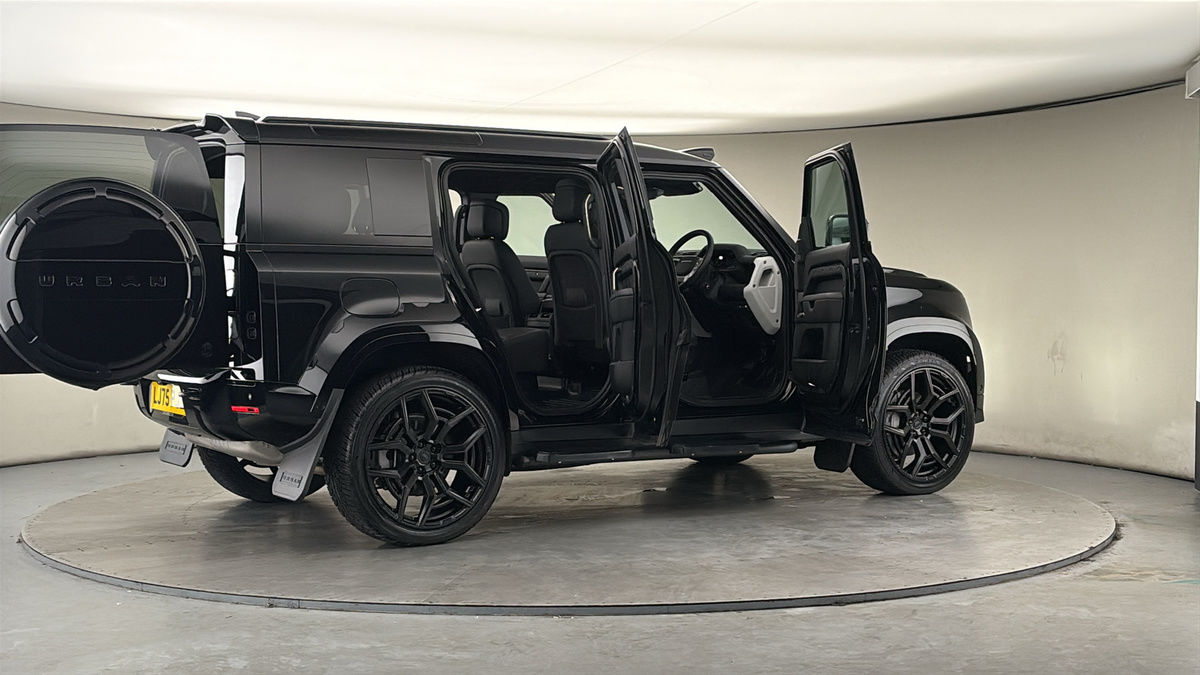 More views of Land Rover Defender 110