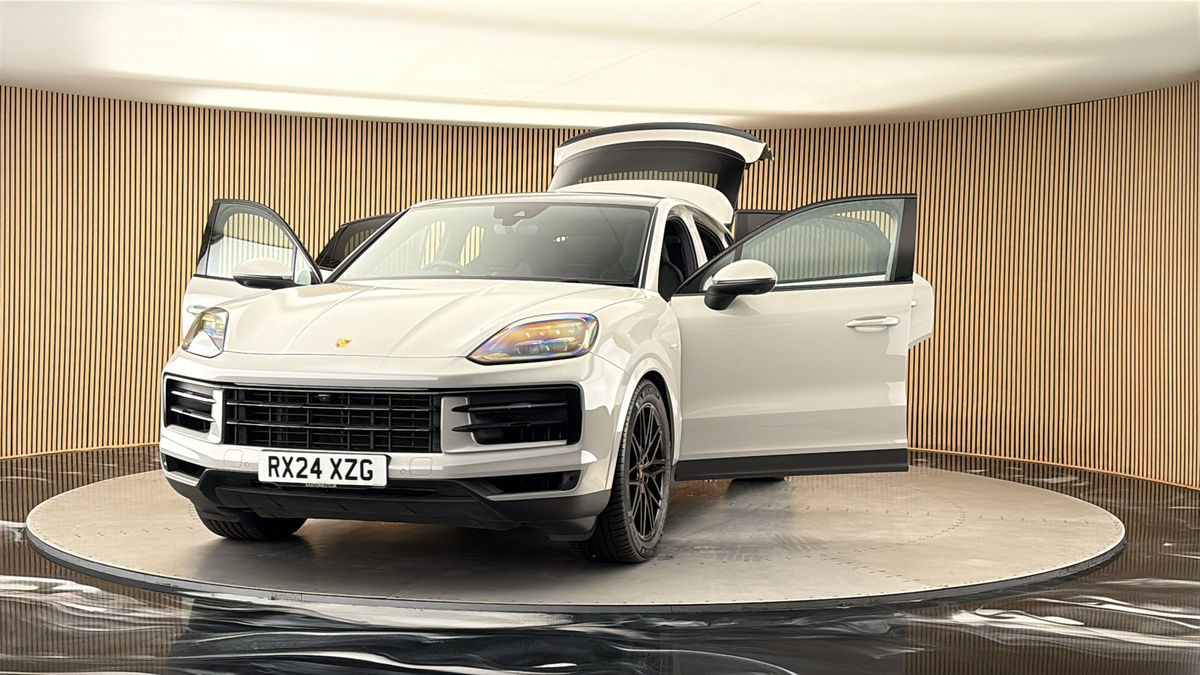 More views of Porsche Cayenne