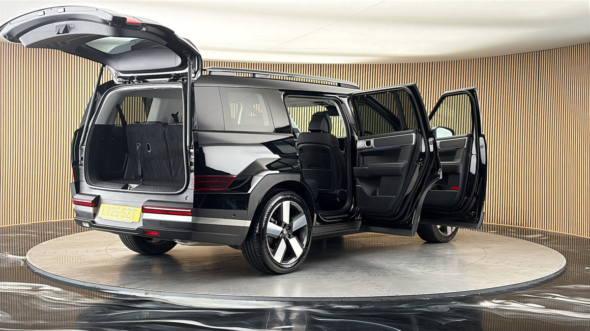 More views of Hyundai Santa Fe
