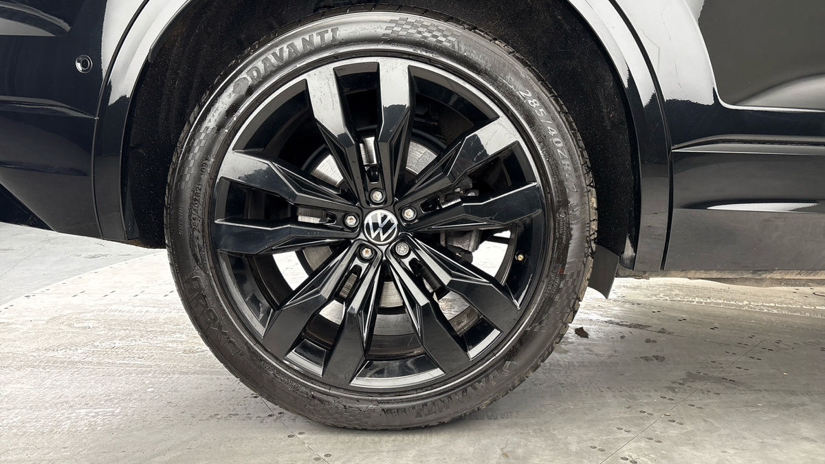 Volkswagen Touareg Image 10