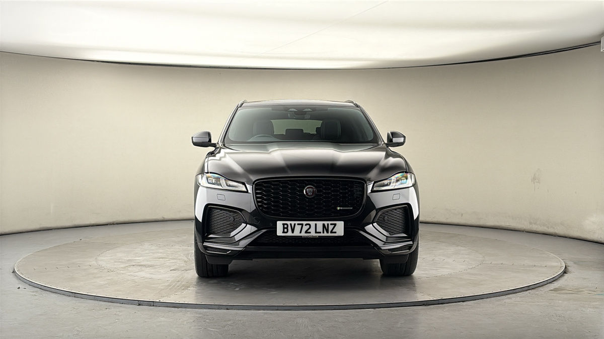 Jaguar F-PACE Image 3