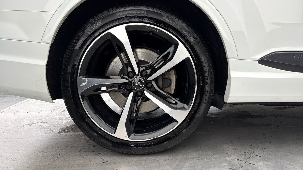Audi Q7 Image 10