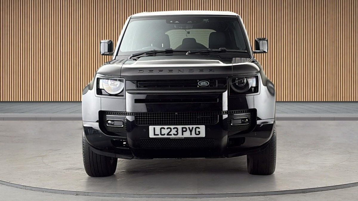Land Rover Defender 110 Image 3