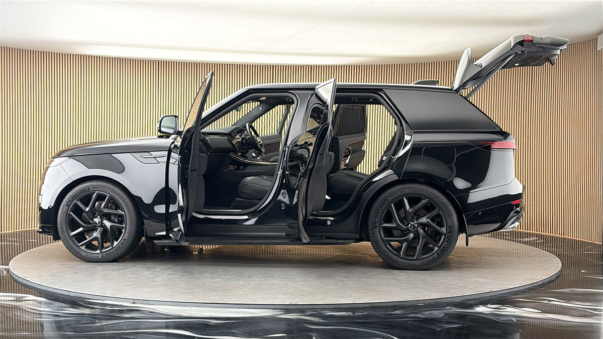 More views of Land Rover Range Rover Sport