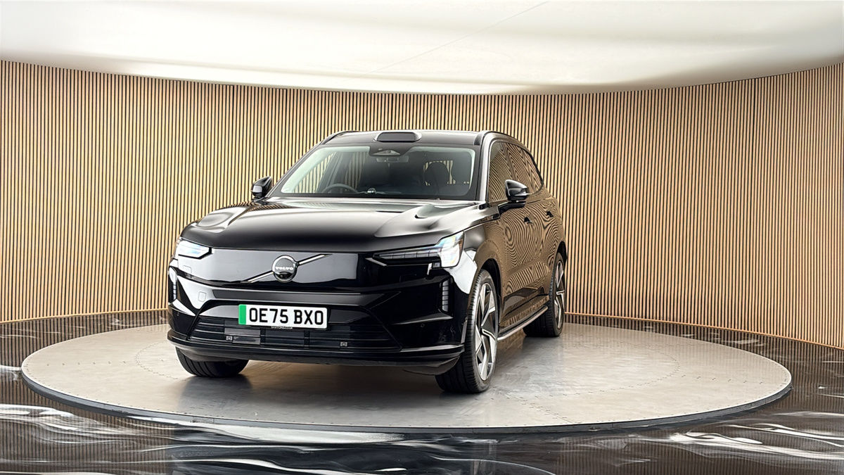 More views of Volvo EX90