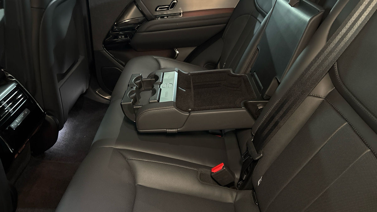 Land Rover Range Rover Sport Image 9