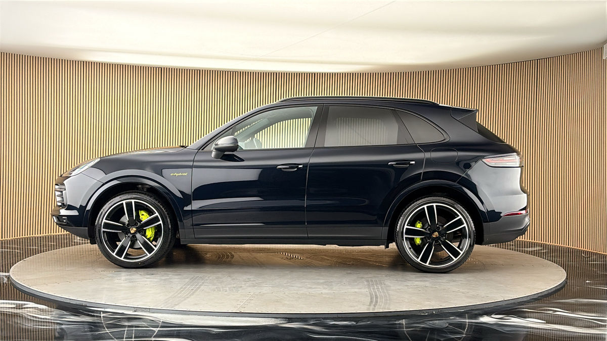 Porsche Cayenne Image 15