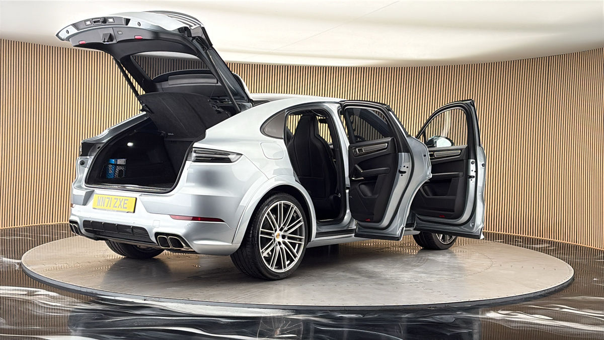 More views of Porsche Cayenne