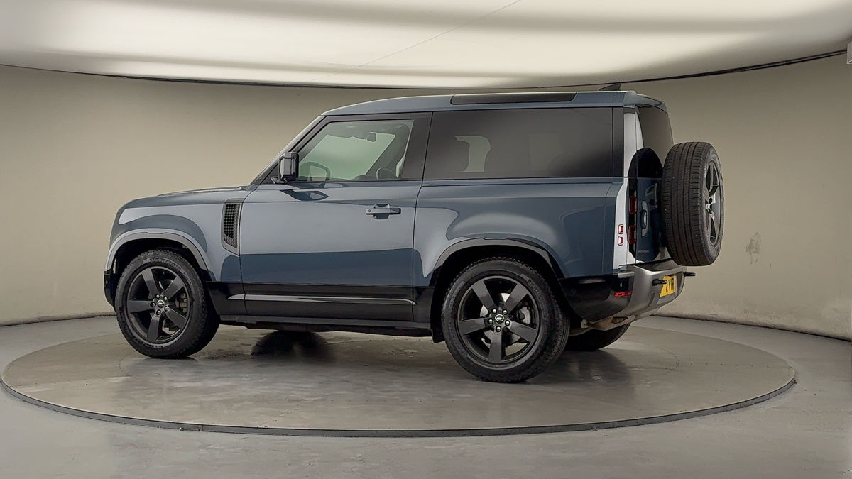 More views of Land Rover Defender 90