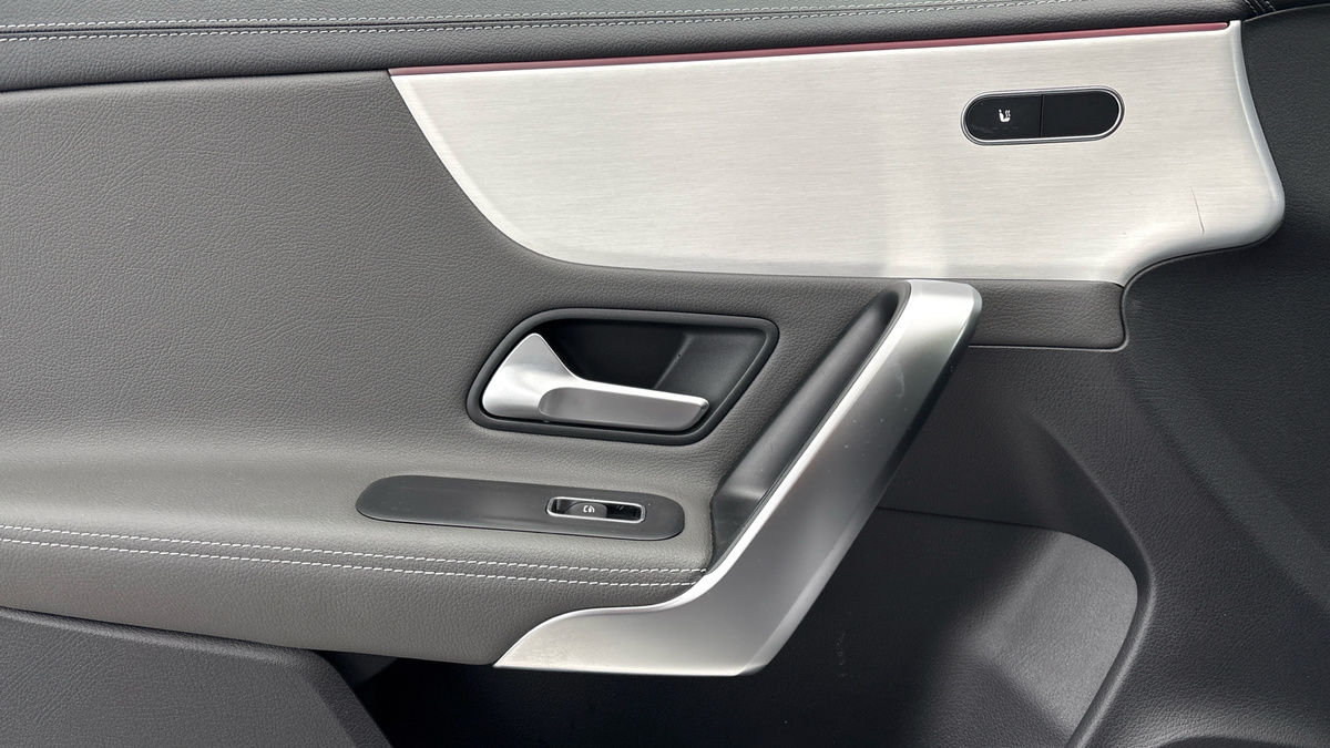 Mercedes-Benz CLA Image 19