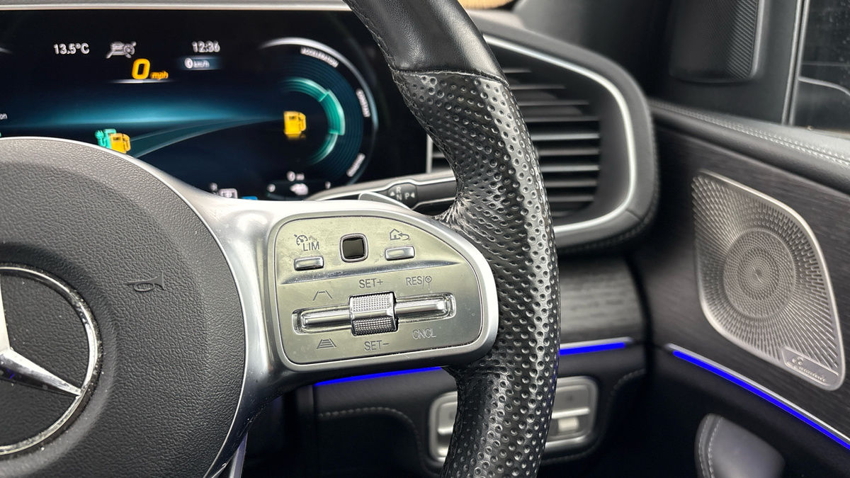 Mercedes-Benz GLE Image 14