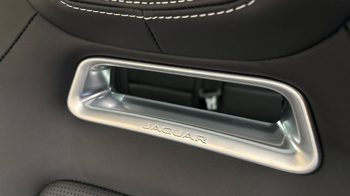 Jaguar I-PACE Image 30