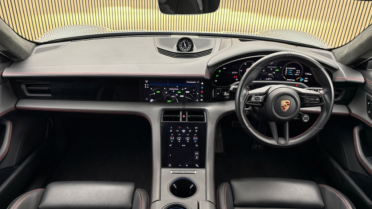 Porsche Taycan Image 12