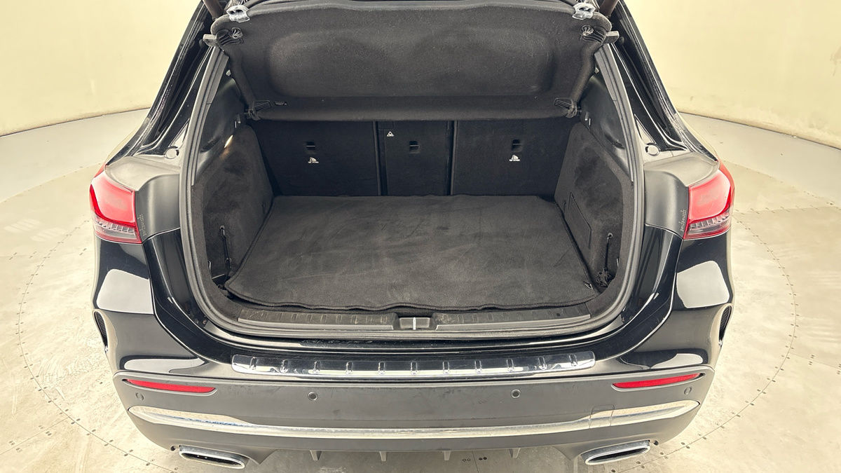 Mercedes-Benz GLA Image 11