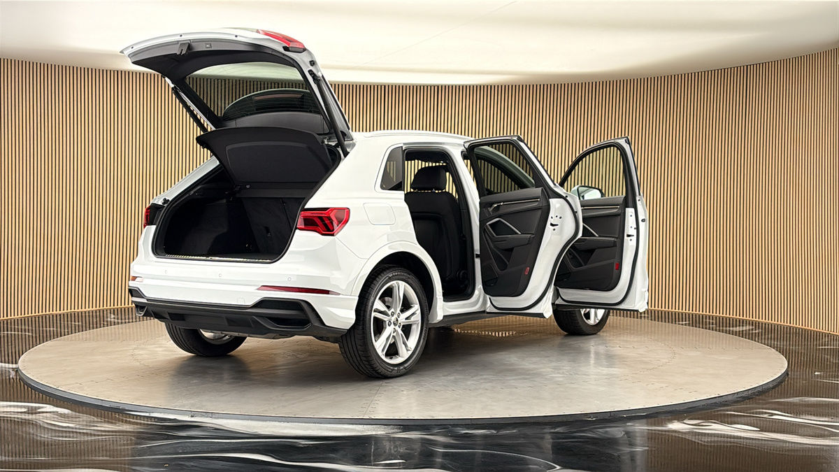 More views of Audi Q3