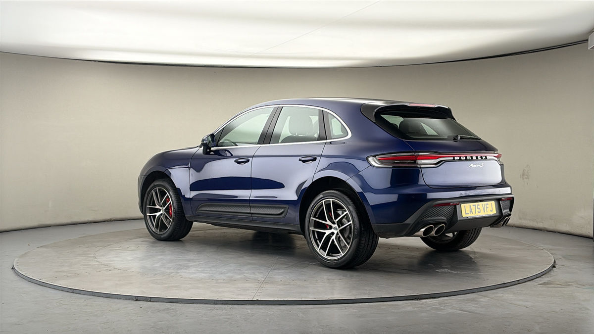 More views of Porsche Macan