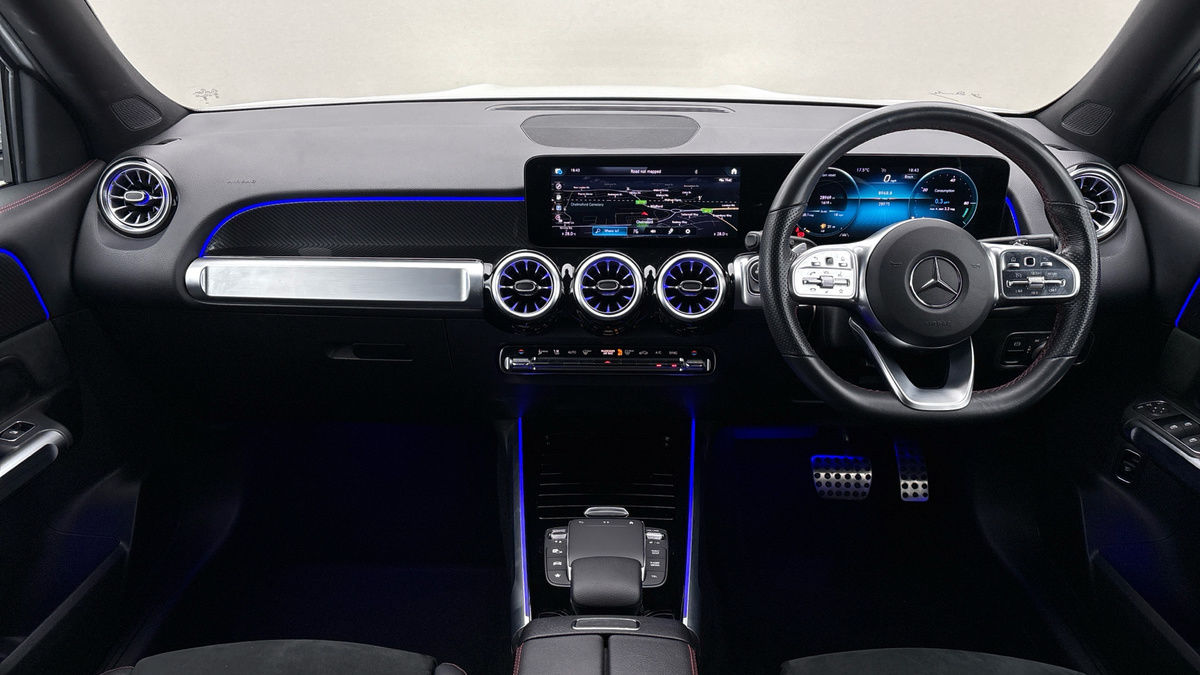 Mercedes-Benz GLB Image 12