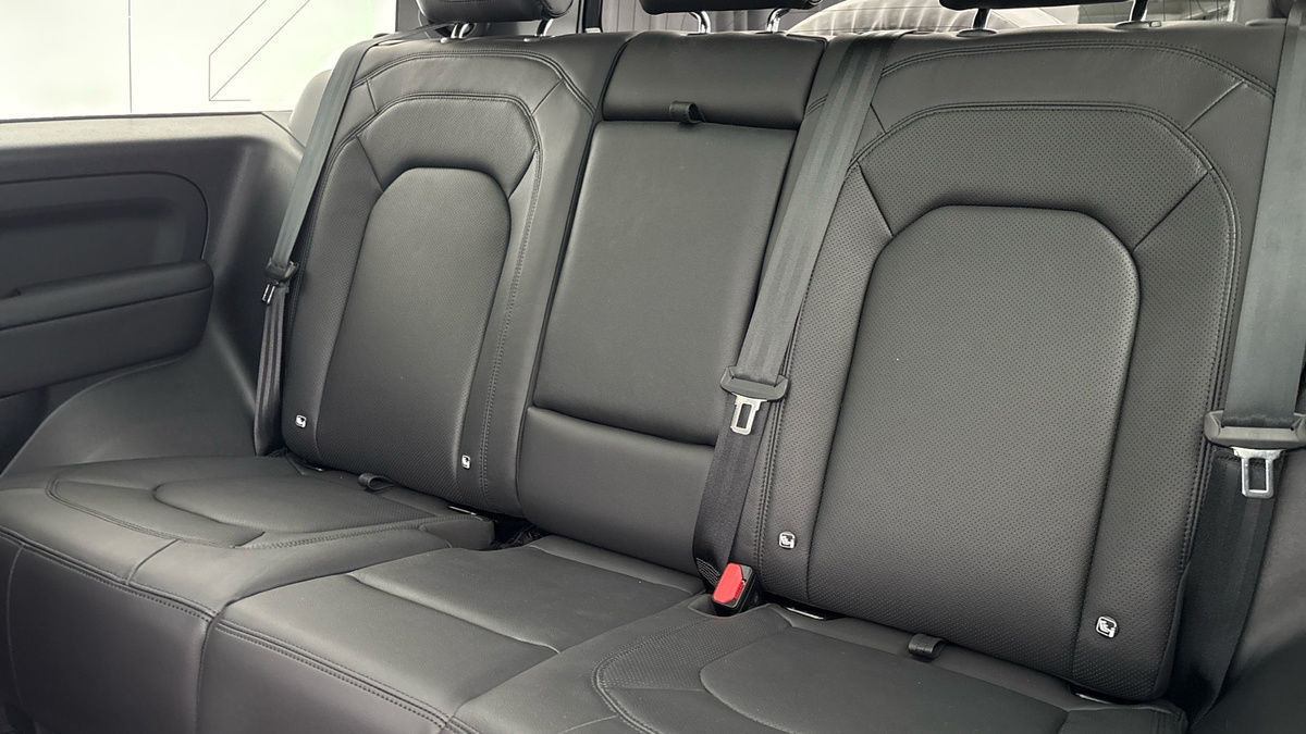 Land Rover Defender 90 Urban Image 16