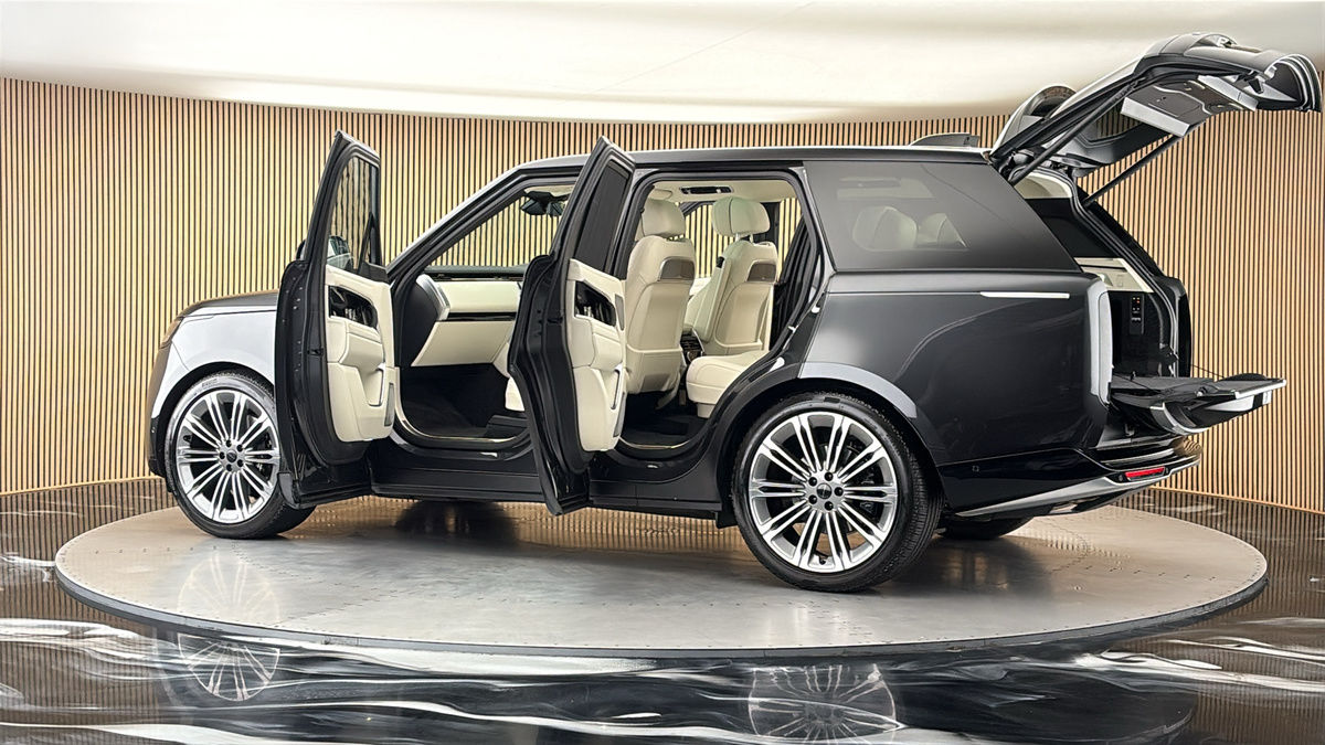 More views of Land Rover Range Rover