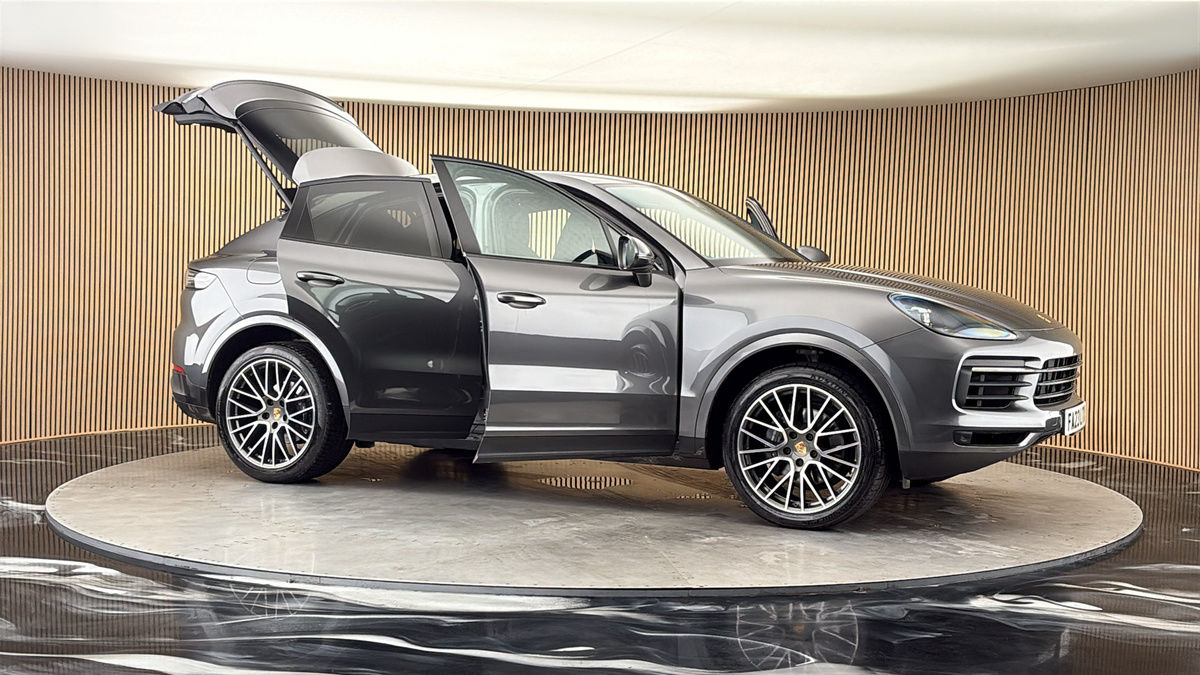 More views of Porsche Cayenne