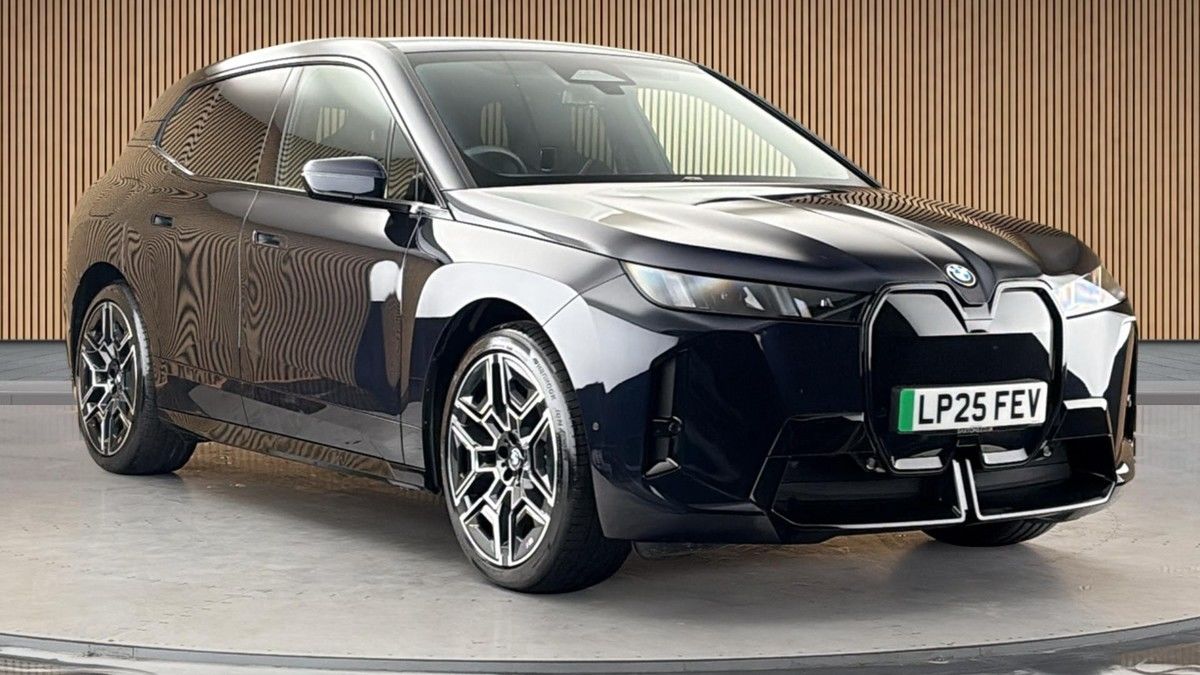 More views of BMW iX