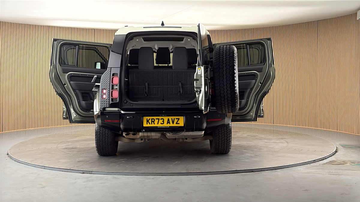 More views of Land Rover Defender 110