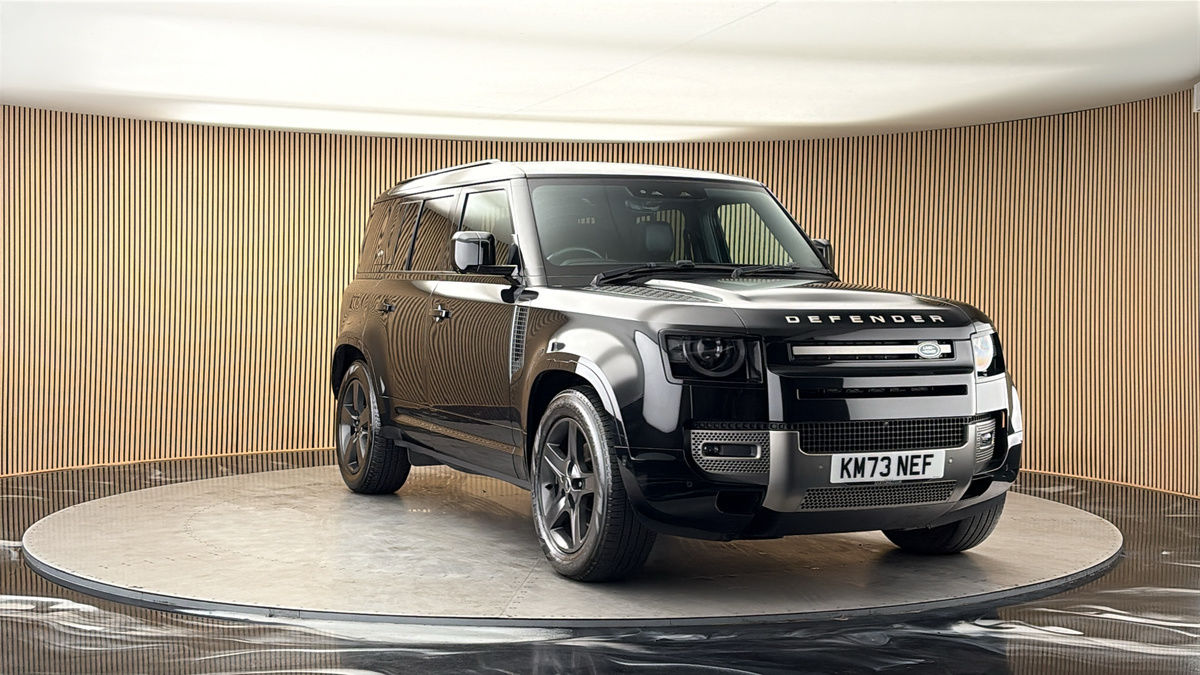 More views of Land Rover Defender 110