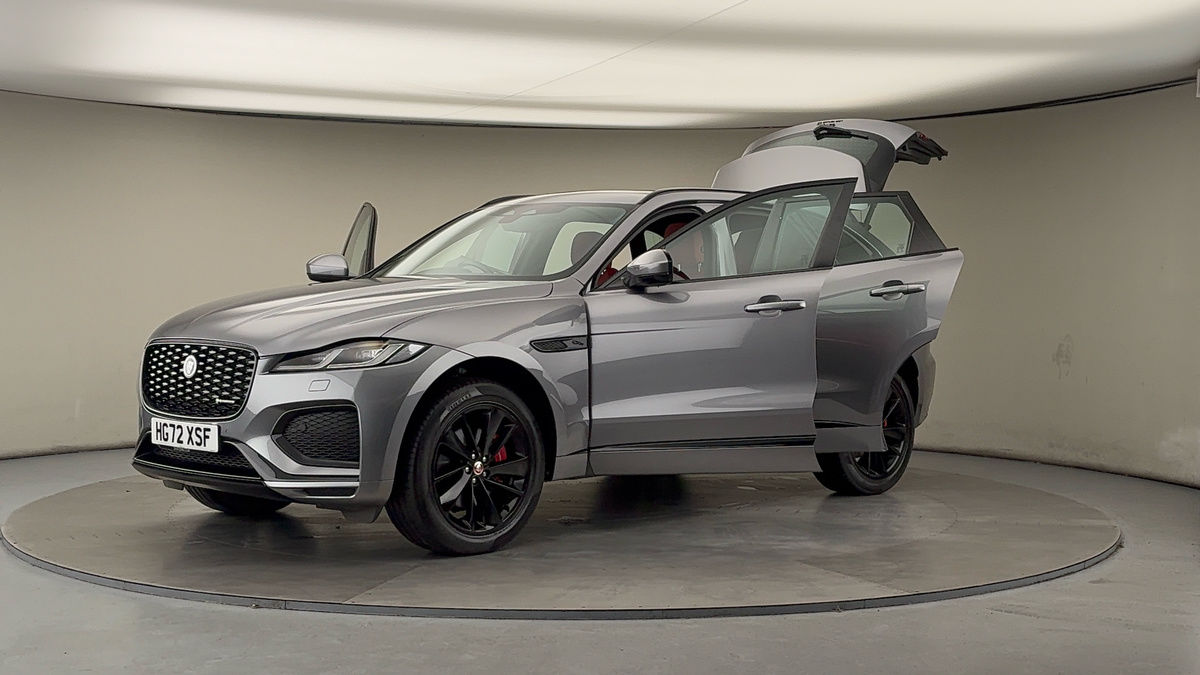 Jaguar F-PACE Image 22