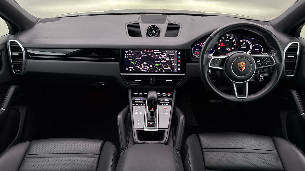 Porsche Cayenne Image 12