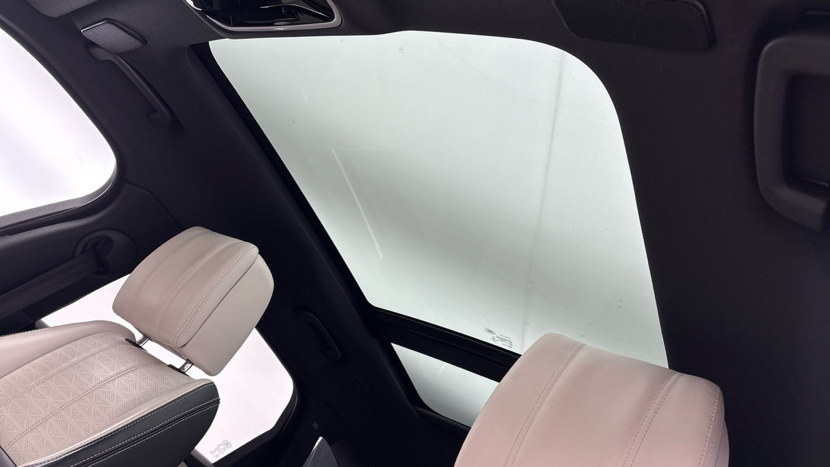Land Rover Range Rover Velar Image 6