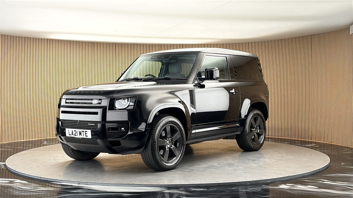 Land Rover Defender 90 Image 20